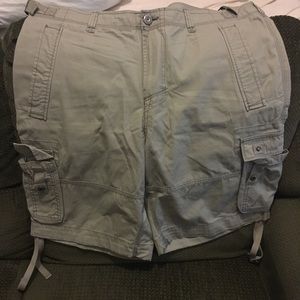 NWOT men's Tommy Bahama shorts size 40